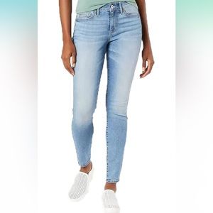🔥SALE🏷️NWT DENIZEN® from Levi's Women's MidRise Skinny Jeans - Daybreak 4 Long